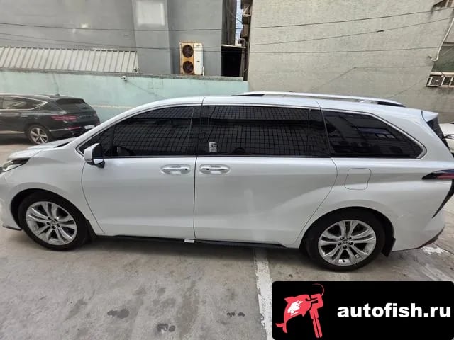 Toyota Sienna Siena 4th Generation 2022 года - похожие автомобили