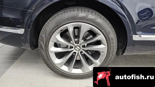 Bentley Bentayga Benteiga 2019 года - вид 5