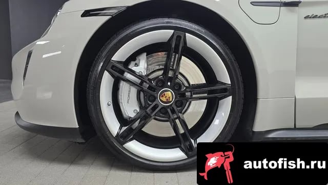 Porsche Taycan Taikan 2024 года - вид 4