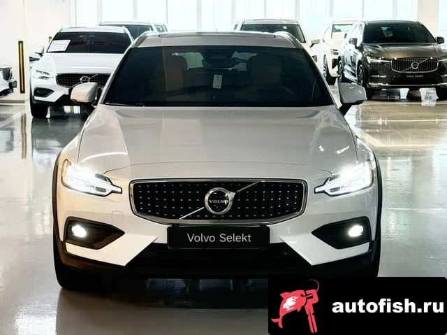 Volvo V60 V60 Cross-country 2nd Generation 2025 года - вид 3