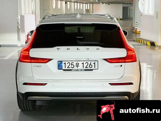 Volvo V60 V60 Cross-country 2nd Generation 2025 года - вид 4