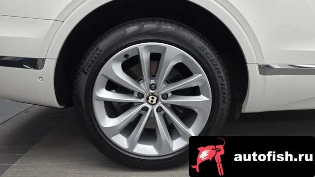 Bentley Bentayga Benteiga 2020 года - вид 5