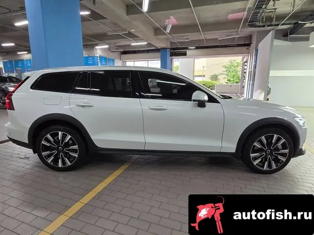 Volvo V60 V60 Cross-country 2nd Generation 2023 года - вид 4