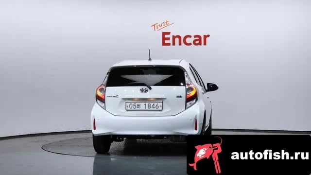Toyota Prius Prius C 2018 года - вид 4