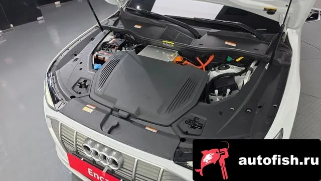 Audi e-tron e-Tron 2022 года - вид 6