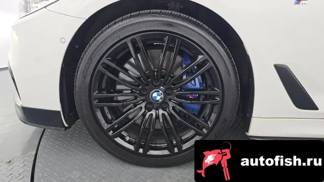 BMW 5-Series 5 Series (G30) 2018 года - вид 5