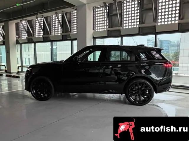 Land Rover Range Rover Sport Range Rover Sport 3rd Generation 2026 года - вид 3