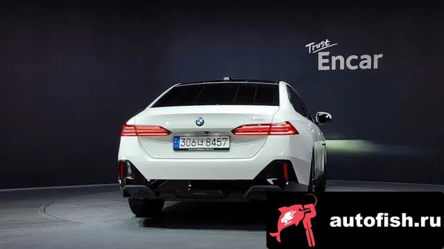 BMW 5-Series 5 Series (G60) 2025 года - вид 4