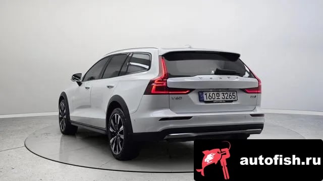 Volvo V60 V60 Cross-country 2nd Generation 2024 года - вид 4