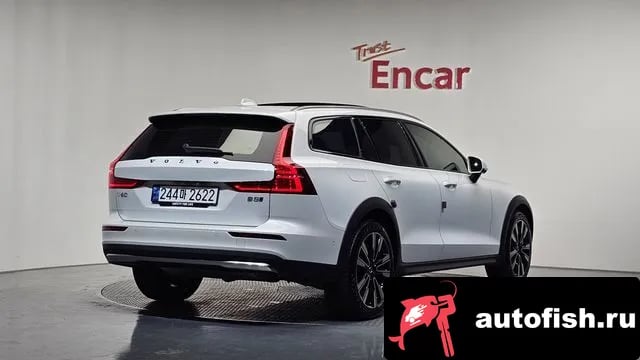 Volvo V60 V60 Cross-country 2nd Generation 2024 года - вид 2