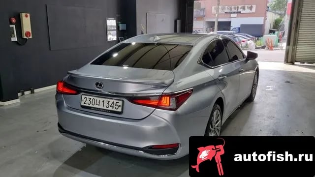 Lexus ES ES300h 7th generation 2023 года - похожие автомобили