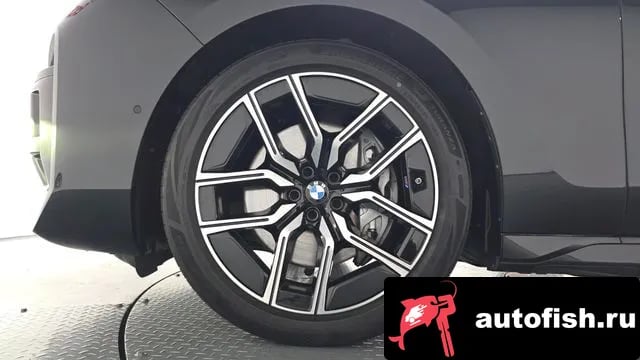 BMW 7-Series 7 Series (G70) 2025 года - вид 4