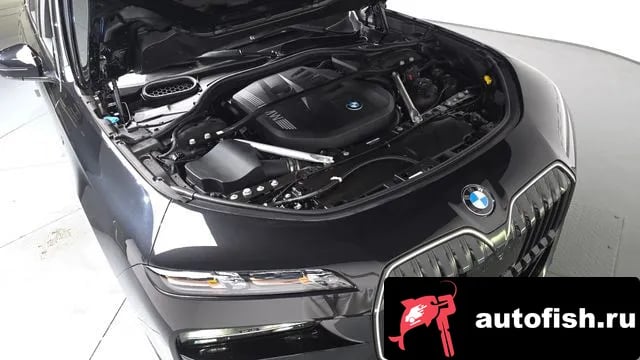 BMW 7-Series 7 Series (G70) 2025 года - вид 5