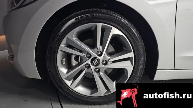 Hyundai AVANTE Avante AD 2018 года - вид 5