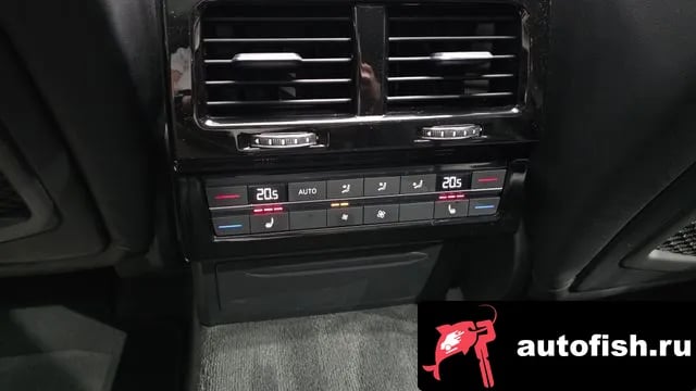 Volkswagen Touareg Tuareg 3rd generation 2024 года - похожие автомобили