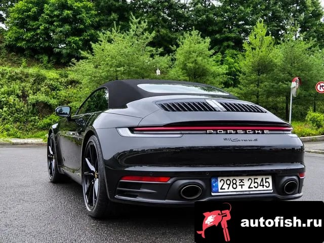 Porsche 911 911 (992) 2021 года - вид 6