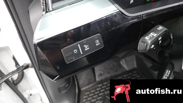 Audi e-tron e-Tron 2022 года - похожие автомобили