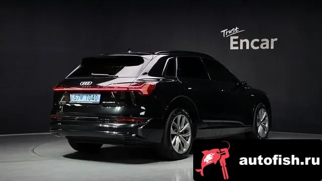 Audi e-tron e-Tron 2023 года - вид 2