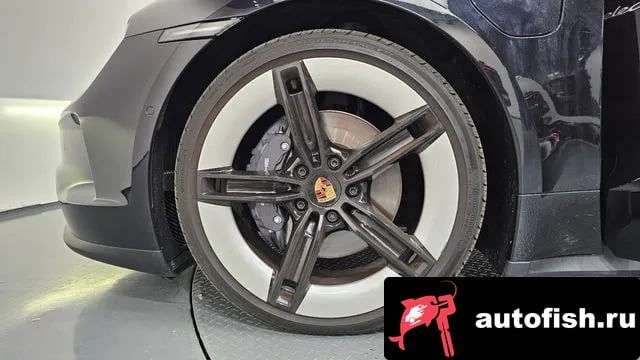 Porsche Taycan Taikan 2024 года - вид 5