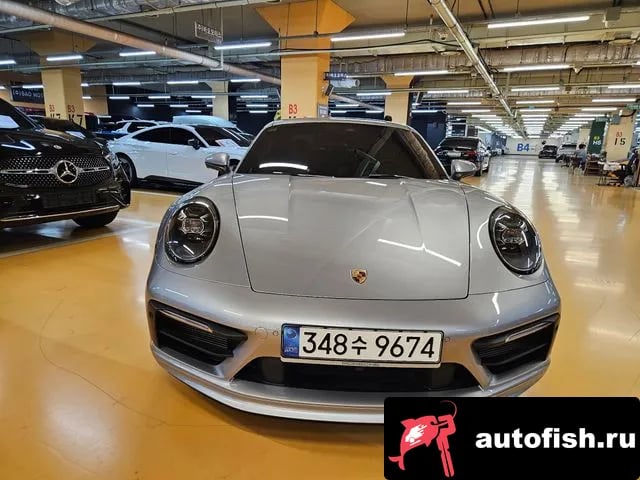 Porsche 911 911 (992) 2020 года - вид 3