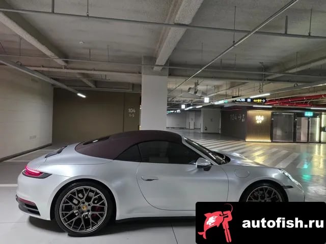 Porsche 911 911 (992) 2020 года - вид 5