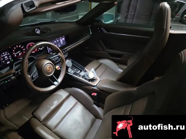 Porsche 911 911 (992) 2020 года - вид 6