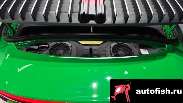 Porsche 911 911 (992) 2021 года - вид 6