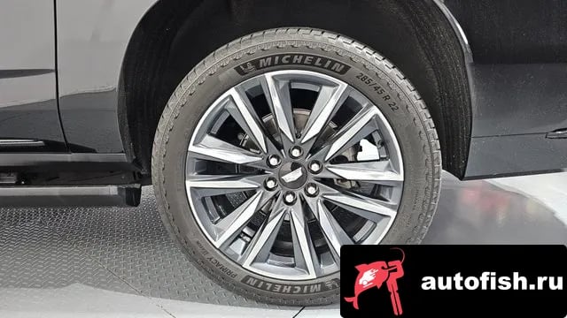 Cadillac Escalade Escalade 5th Generation 2023 года - похожие автомобили