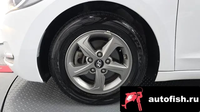 Hyundai AVANTE Avante AD 2018 года - вид 5