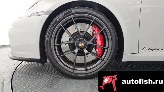 Porsche 911 911 (992) 2025 года - вид 5
