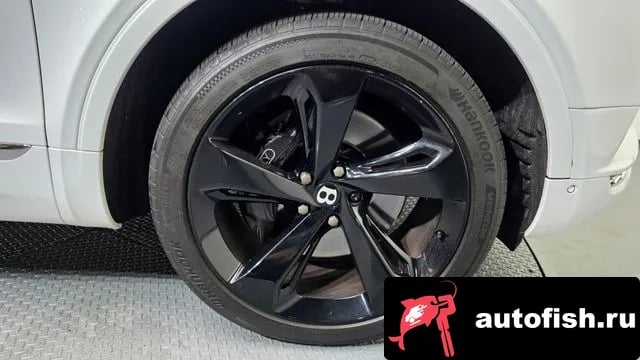 Bentley Bentayga Benteiga 2018 года - вид 5