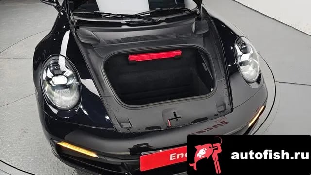 Porsche 911 911 (992) 2022 года - вид 6