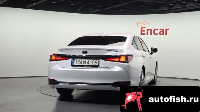 Lexus ES ES300h 7th generation 2024 года - вид 4