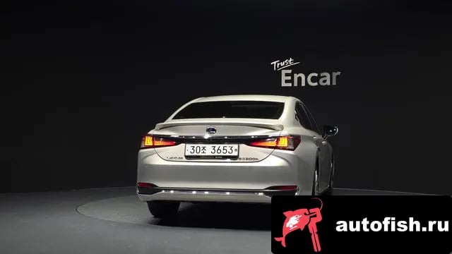 Lexus ES ES300h 7th generation 2018 года - вид 4