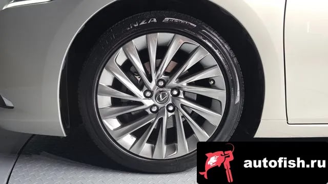 Lexus ES ES300h 7th generation 2018 года - вид 5