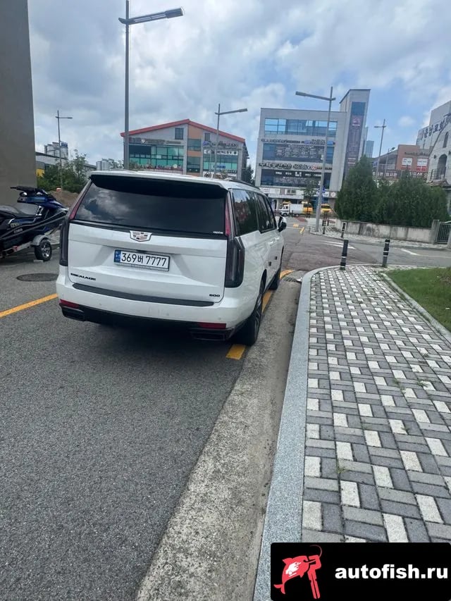Cadillac Escalade Escalade 5th Generation 2023 года - похожие автомобили
