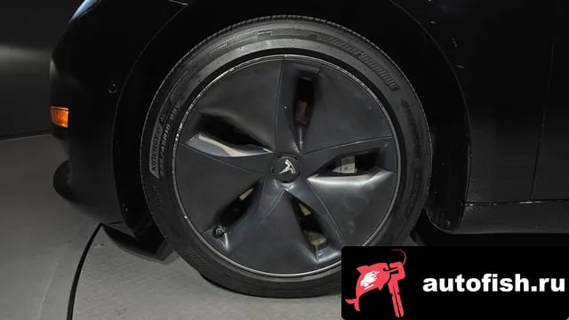 Tesla Model 3 Model 3 2020 года - похожие автомобили