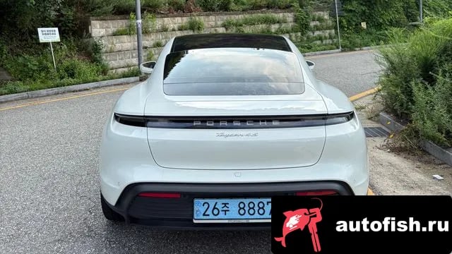 Porsche Taycan Taikan 2021 года - вид 5