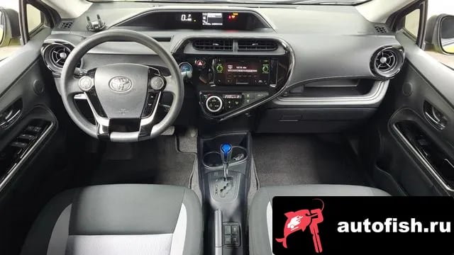 Toyota Prius Prius C 2018 года - вид 6