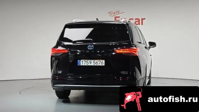 Toyota Sienna Siena 4th Generation 2024 года - вид 3