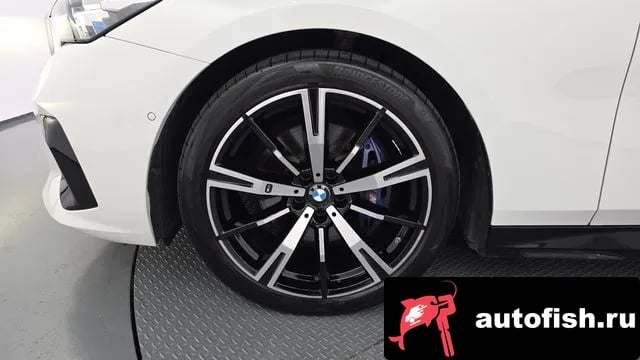 BMW 5-Series 5 Series (G60) 2025 года - вид 5