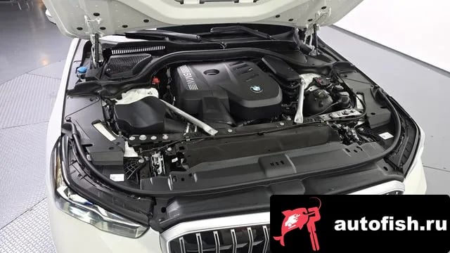 BMW 5-Series 5 Series (G60) 2025 года - вид 6