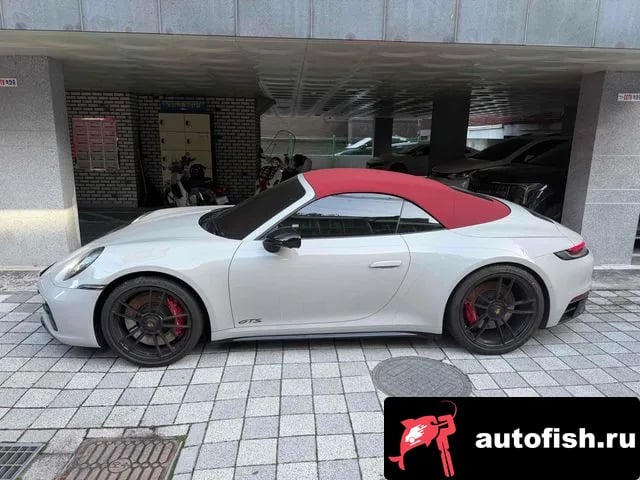 Porsche 911 911 (992) 2022 года - вид 3