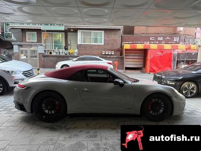 Porsche 911 911 (992) 2022 года - вид 4