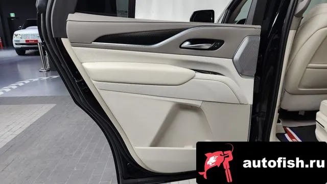 Cadillac Escalade Escalade 5th Generation 2023 года - похожие автомобили