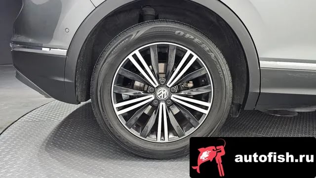 Volkswagen Tiguan Tiguan second Generation 2019 года - вид 5