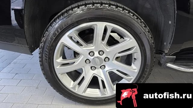 Cadillac Escalade Escalade 2018 года - похожие автомобили