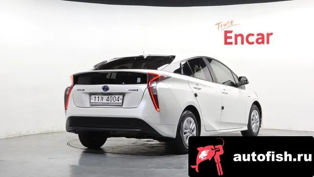 Toyota Prius Prius 4th Generation 2018 года - вид 2