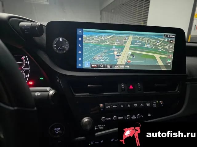 Lexus ES ES300h 7th generation 2023 года - вид 4