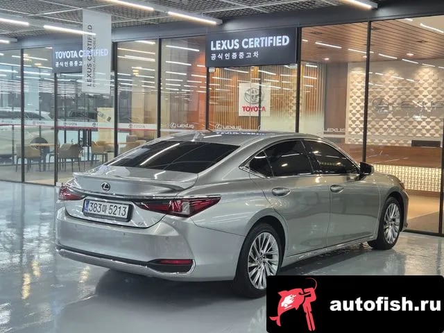 Lexus ES ES300h 7th generation 2025 года - вид 2